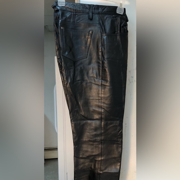 Straight cut, very narrow leather pants - Picture 6 of 8